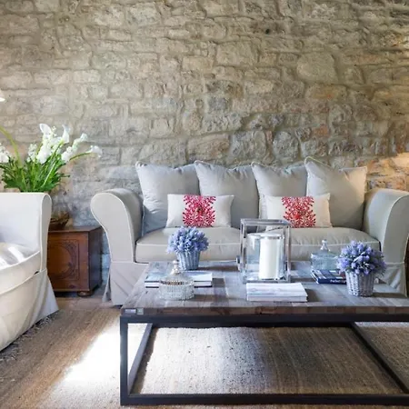 Sleeps 8 Pool Wifi * Palazzo Guglielmi