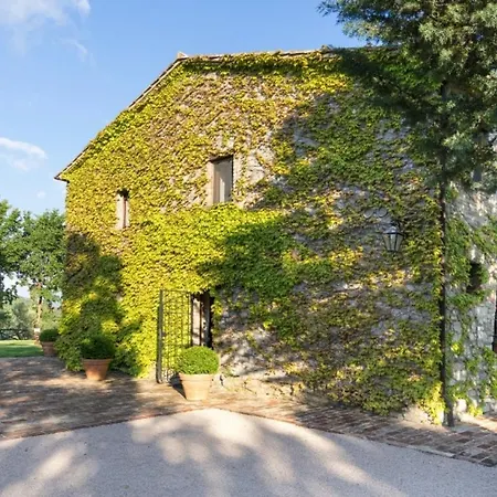 Sleeps 8 Pool Wifi Palazzo Guglielmi