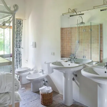 Sleeps 8 Pool Wifi Willa
